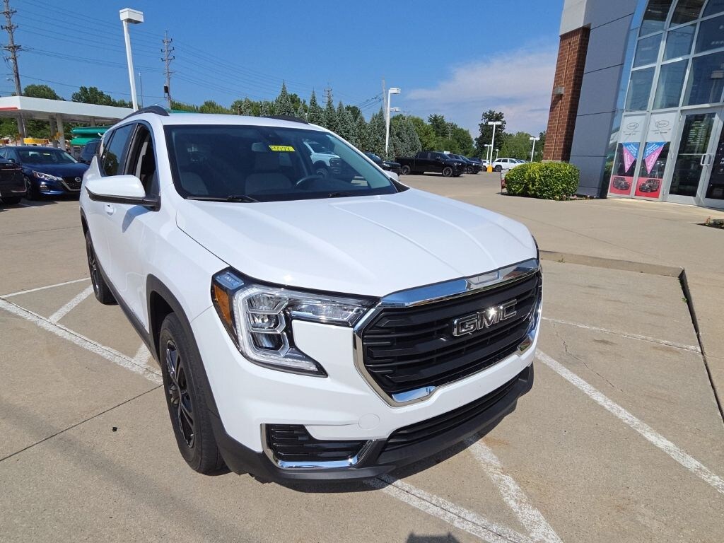 Used 2022 GMC Terrain SLE SUV