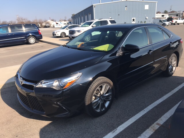 2016 Toyota Camry Special Edition's photo