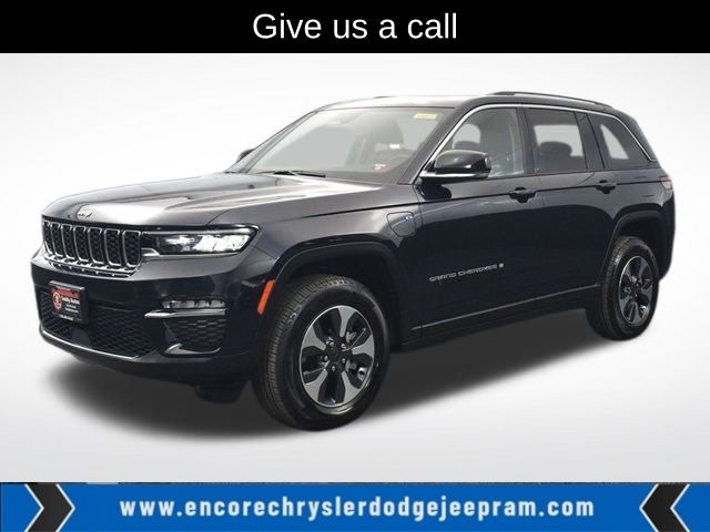 2022 Jeep Grand Cherokee 4xe's photo