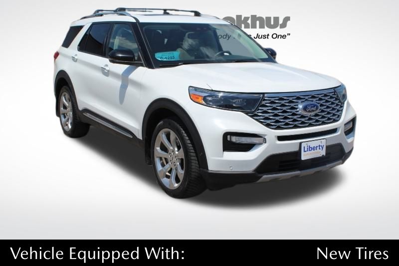 2020 Ford Explorer Platinum's photo