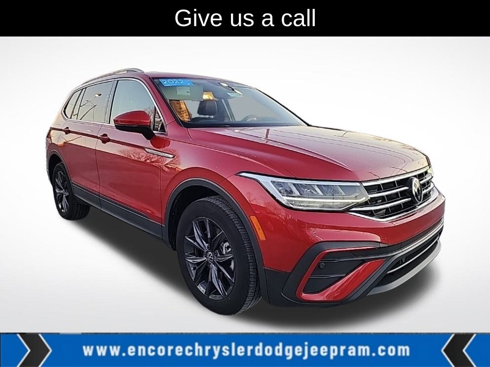 2022 Volkswagen Tiguan SE's photo