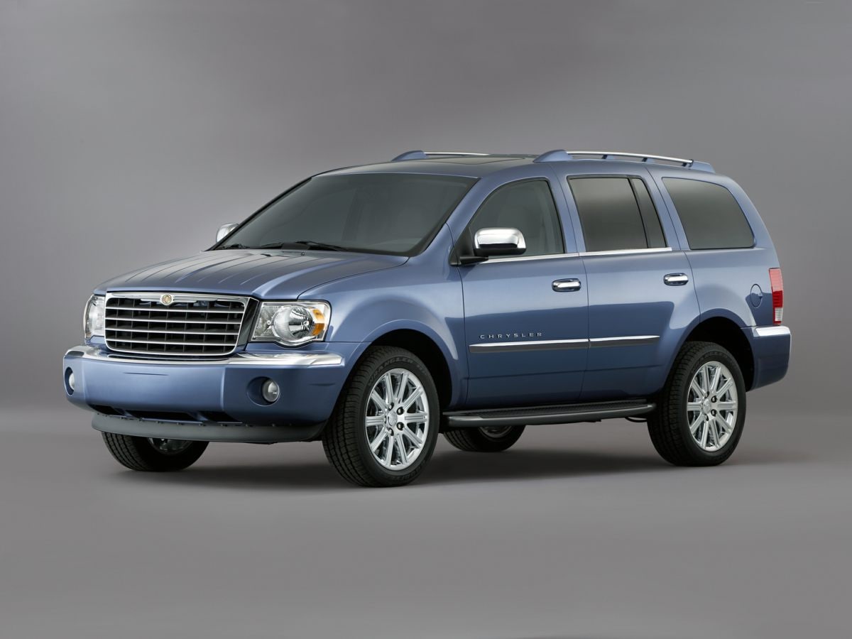 2008 Chrysler Aspen Limited's photo