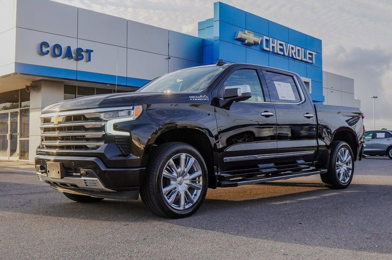 Used 2023 Chevrolet Silverado 1500 High Country with VIN 1GCUDJE84PZ132033 for sale in Burlington, VT