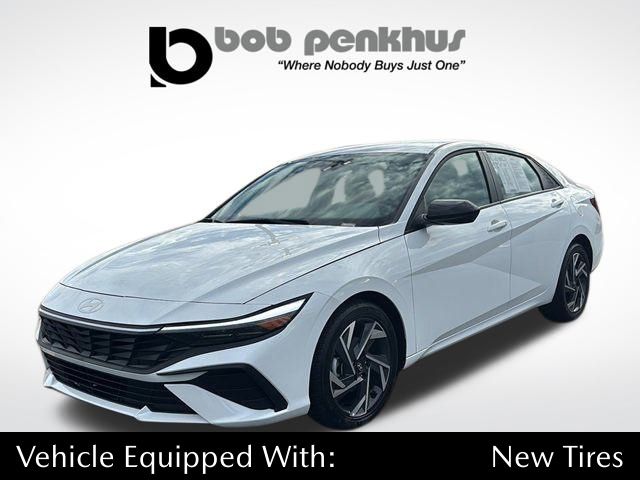 2025 Hyundai Elantra SEL's photo