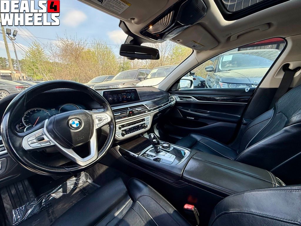 2017 BMW 7 Series 740i - Photo 17