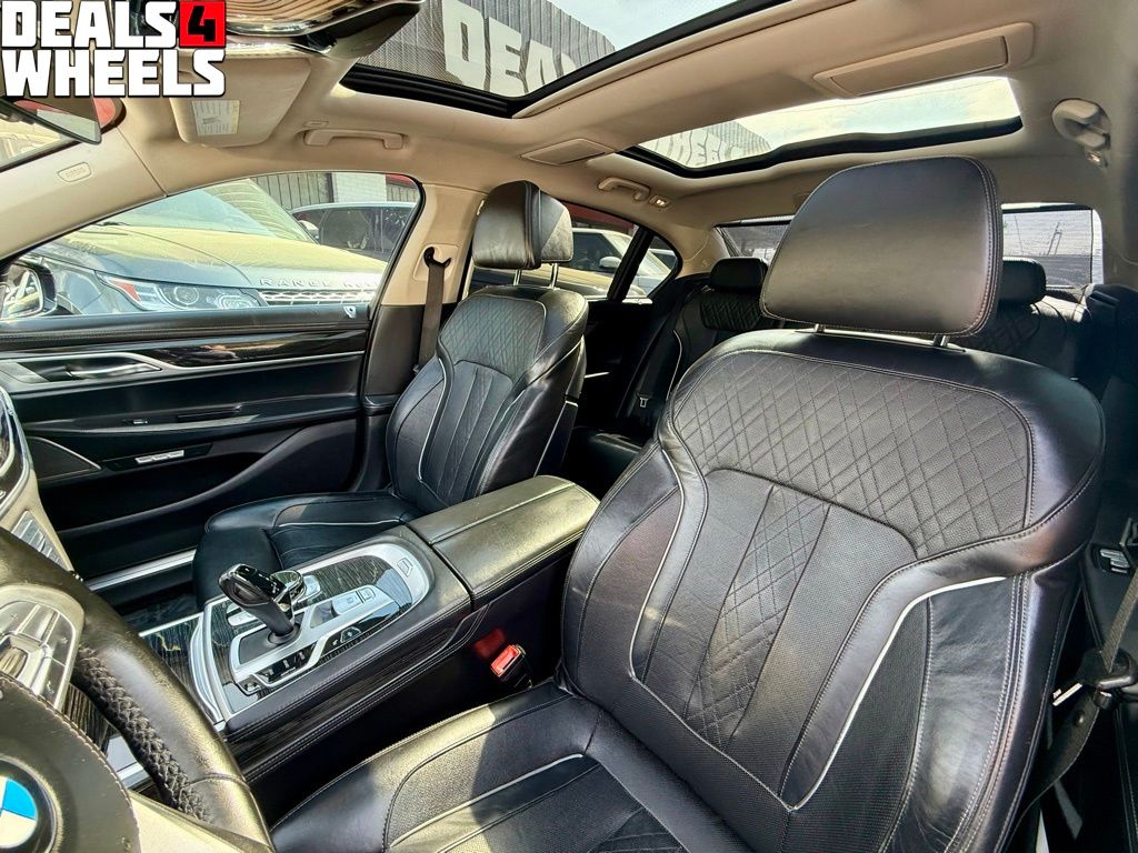 2017 BMW 7 Series 740i - Photo 16