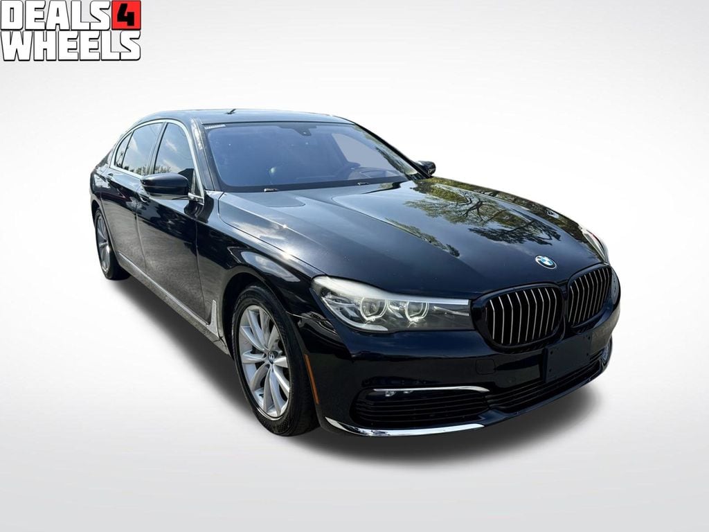 2017 BMW 7 Series 740i - Photo 3