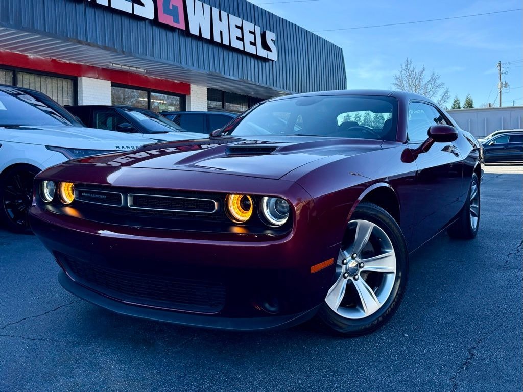 Used 2021 Dodge Challenger SXT Coupe