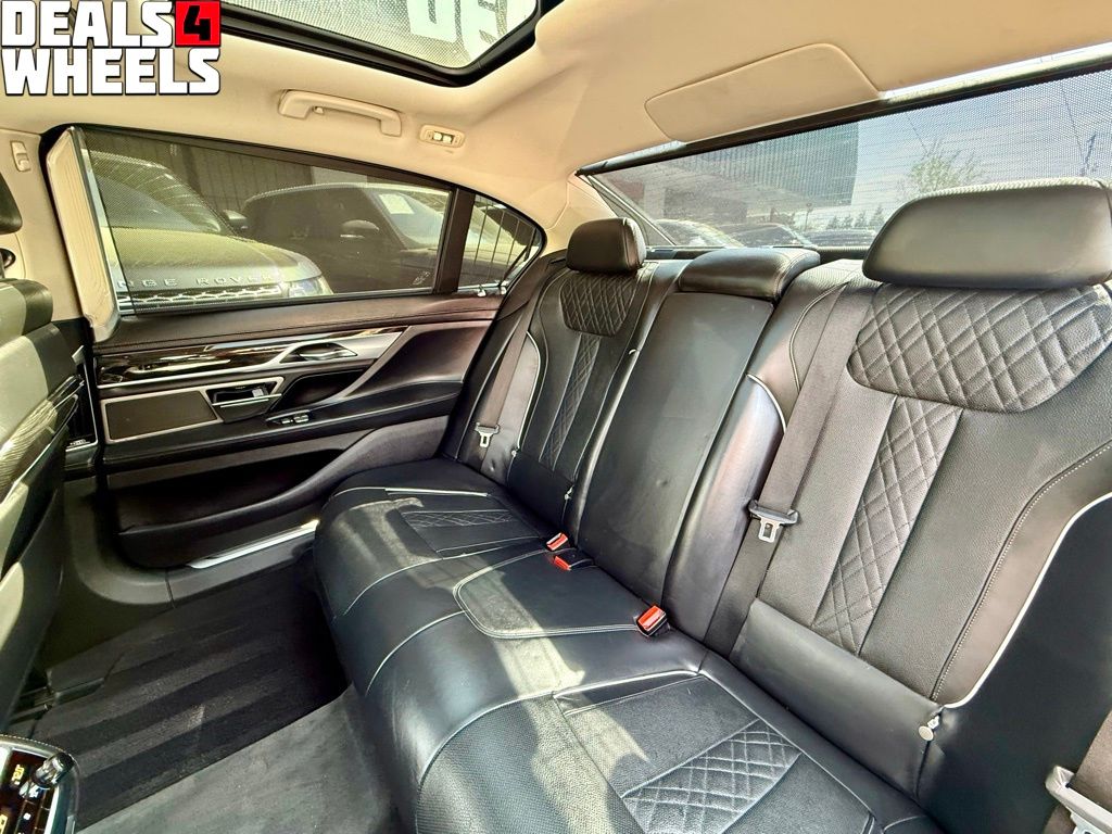 2017 BMW 7 Series 740i - Photo 41