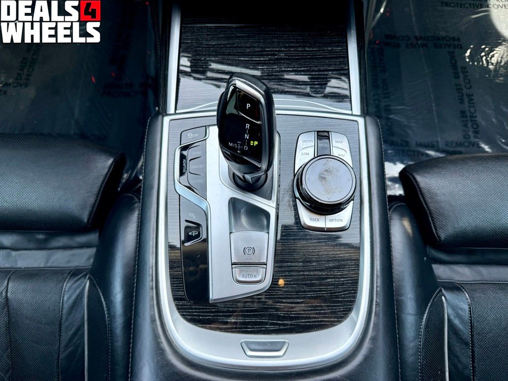 2017 BMW 7 Series 740i - Photo 21