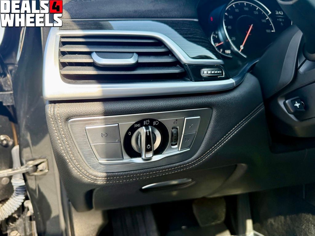 2017 BMW 7 Series 740i - Photo 15