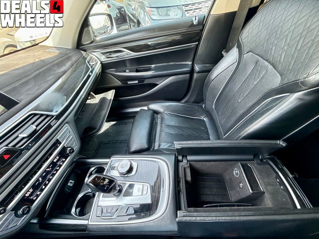 2017 BMW 7 Series 740i - Photo 29
