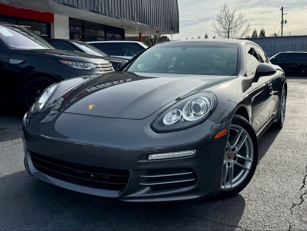 2016 Porsche Panamera Base