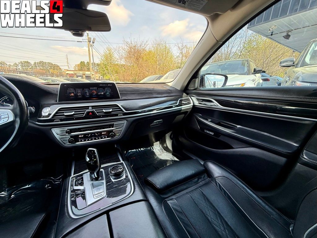 2017 BMW 7 Series 740i - Photo 20
