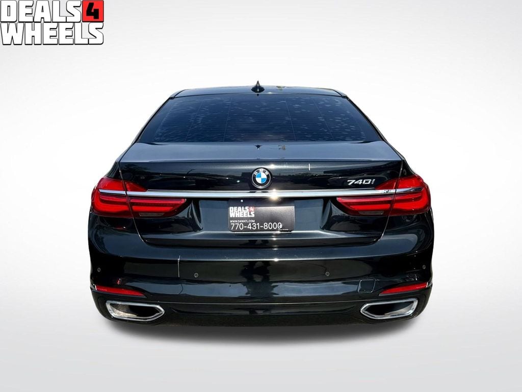 2017 BMW 7 Series 740i - Photo 10
