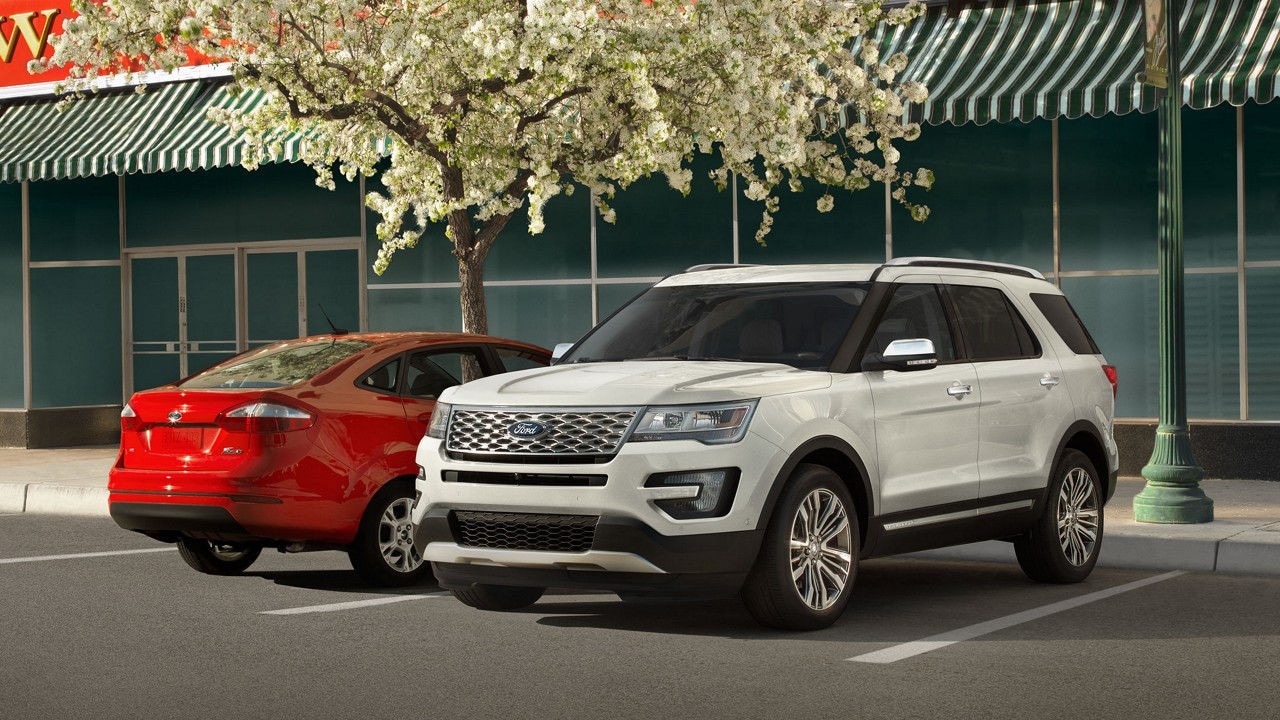2017 Ford Explorer Parked