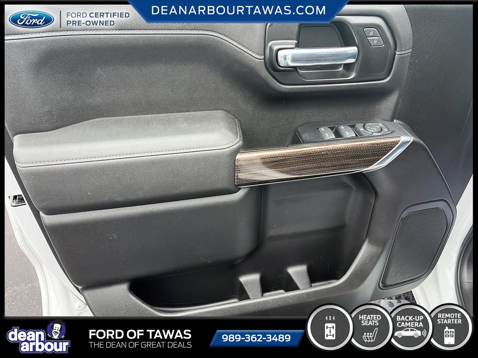 2022 Chevrolet Silverado RST photo 2