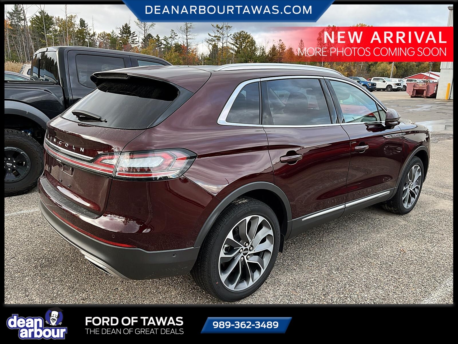 2022 Lincoln Nautilus Reserve photo 3