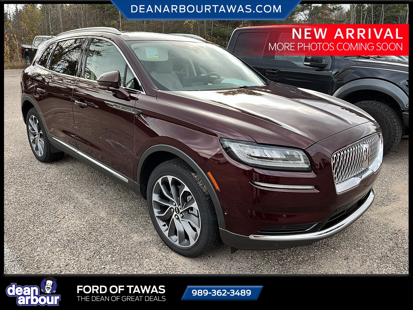 2022 Lincoln Nautilus Reserve photo 2