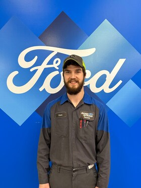 Staff member Dan K. from ID_95ebeb20e352