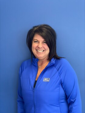 Staff member Lisa Grezeszak from ID_4140962d283a