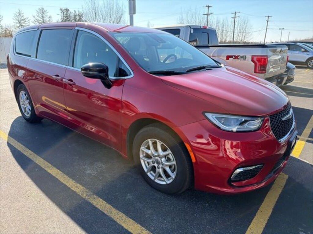 Certified 2024 Chrysler Pacifica Touring L Minivan/Van