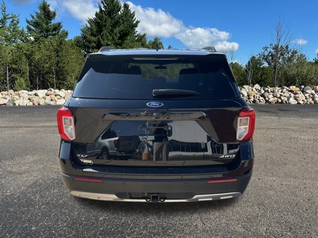 2021 Ford Explorer XLT photo 2