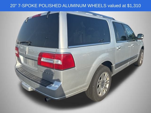 2013 Lincoln Navigator L Base photo 3