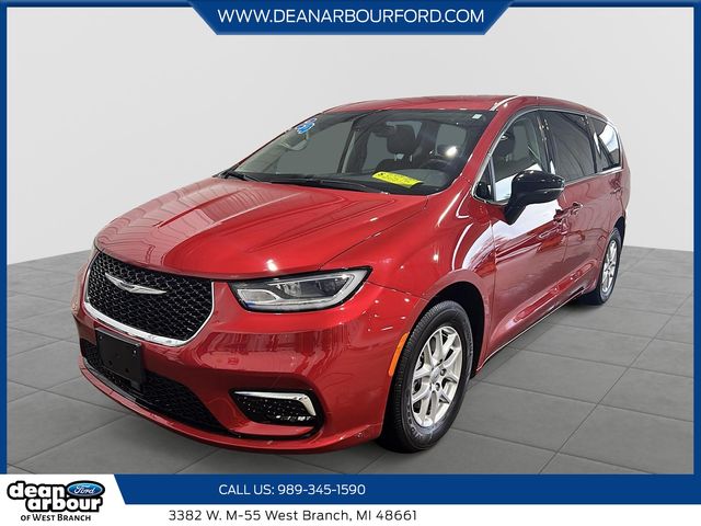2024 Chrysler Pacifica Touring L's photo