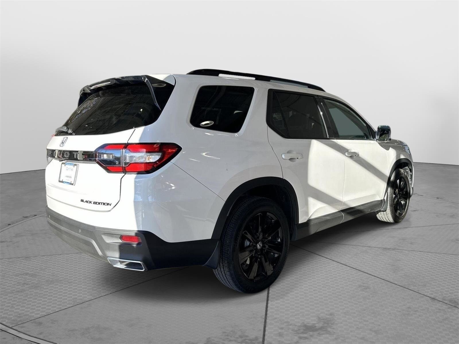 2025 Honda Pilot Black Edition photo 4
