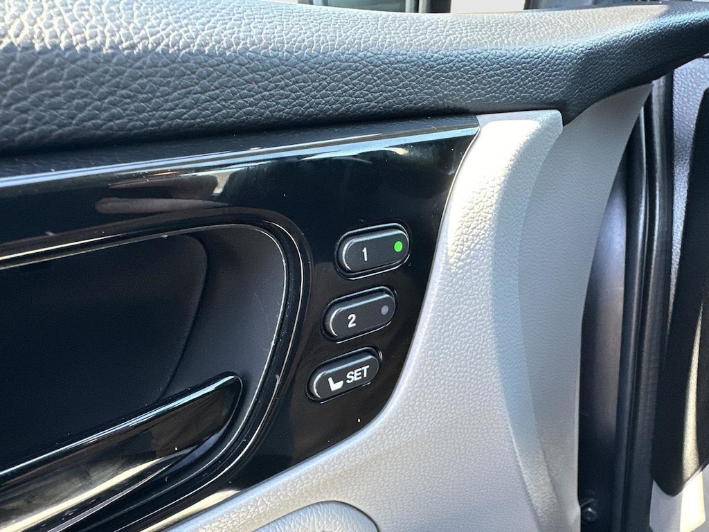 2022 Honda Odyssey Touring photo 8