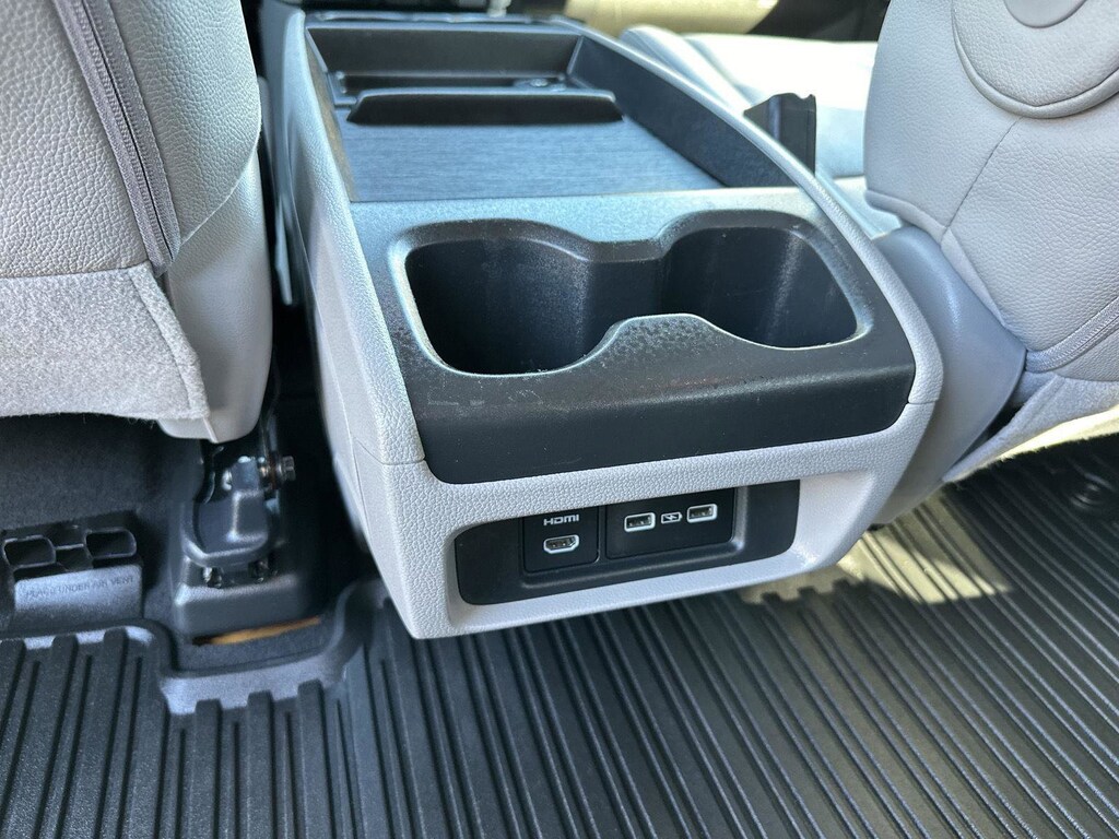2022 Honda Odyssey Touring photo 35
