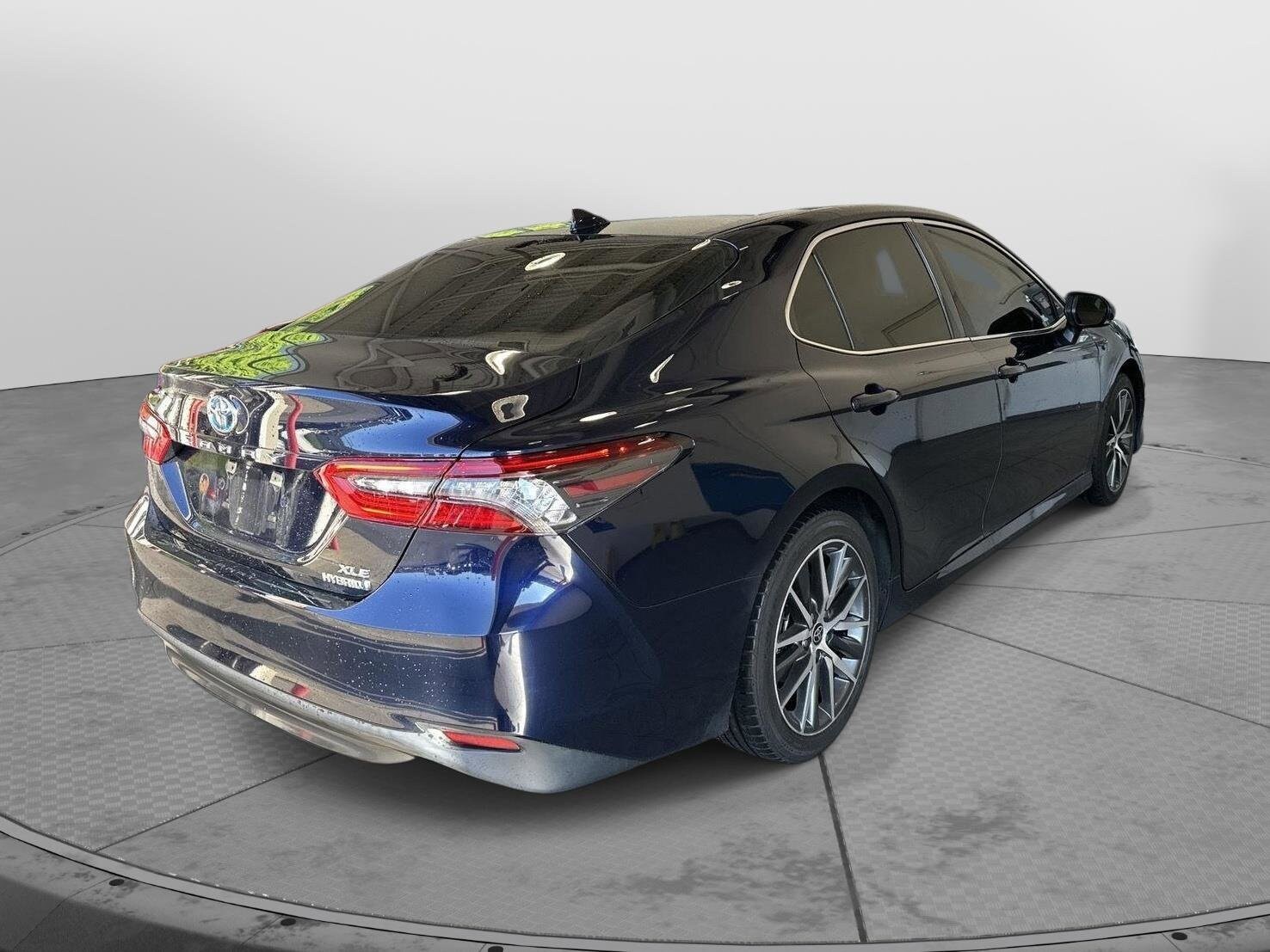 2022 Toyota Camry Hybrid XLE photo 4