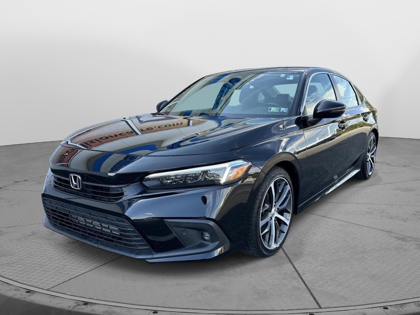 2022 Honda Civic Touring photo 2
