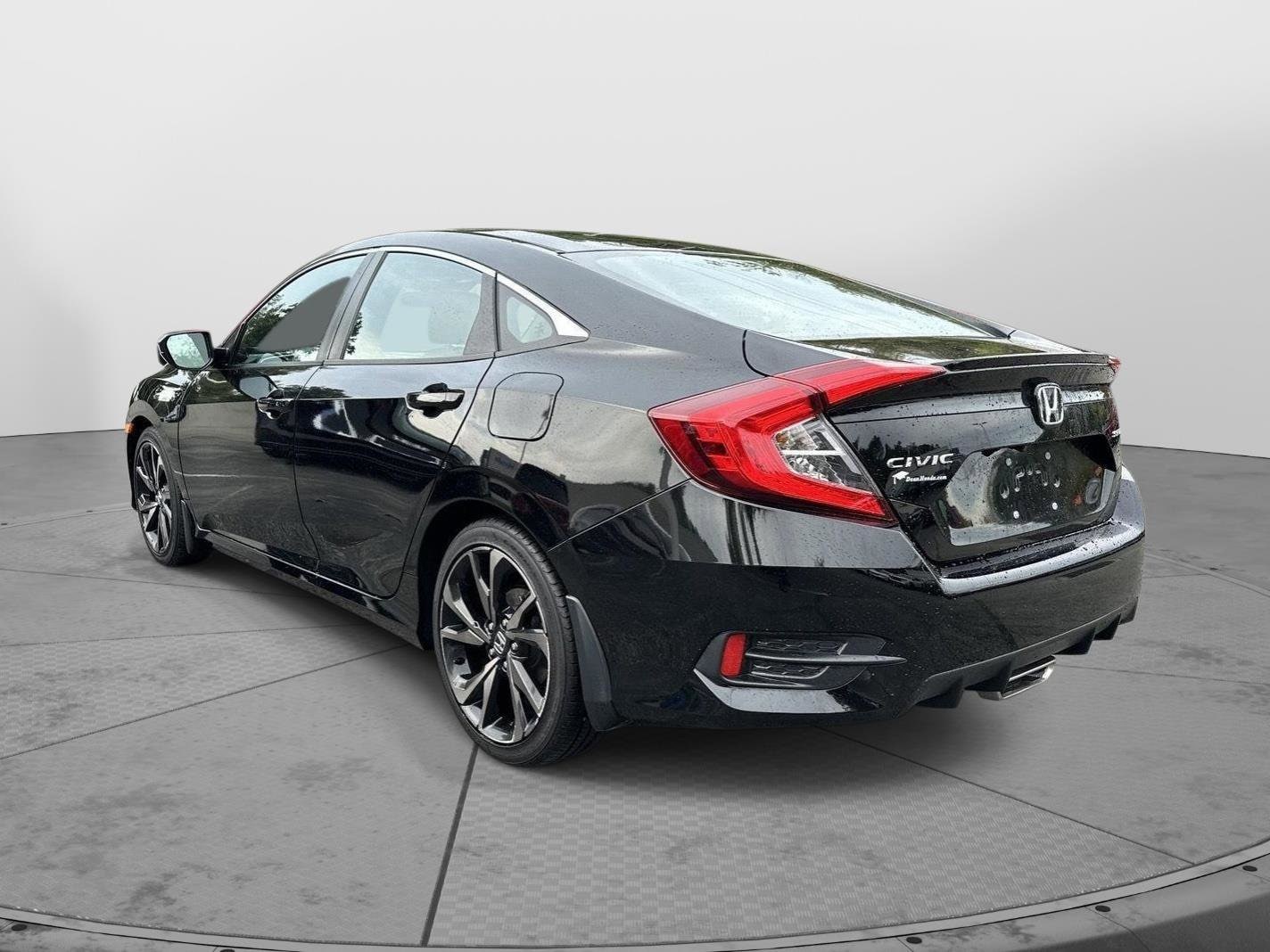 2021 Honda Civic Sport photo 3