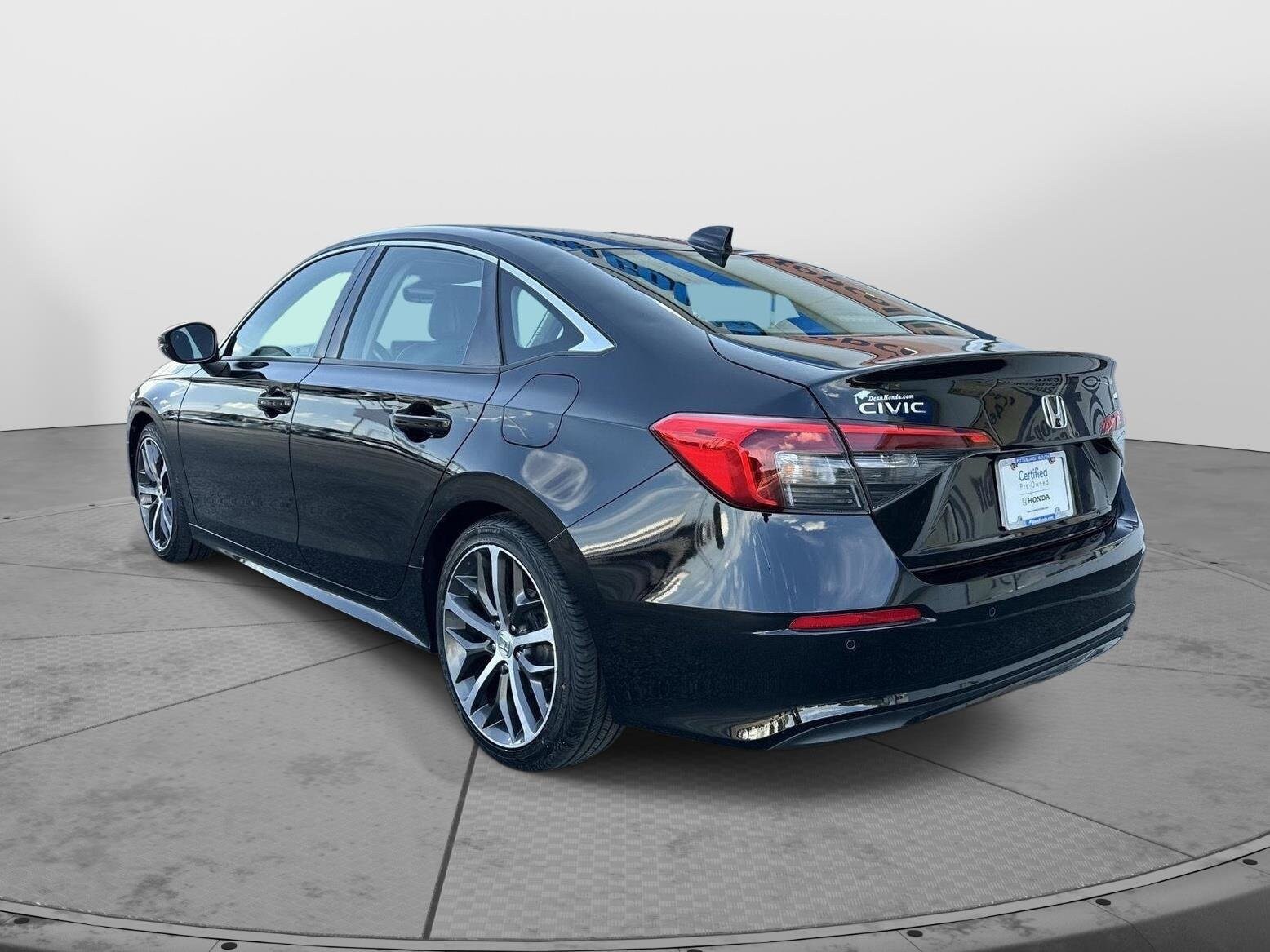 2022 Honda Civic Touring photo 3