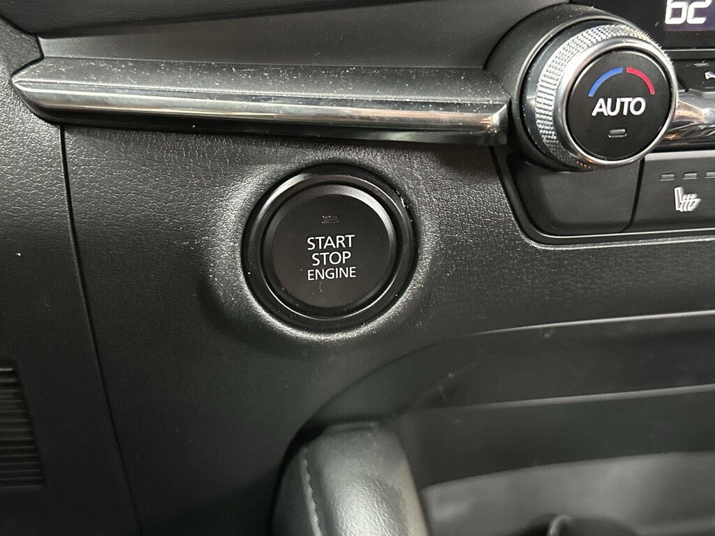 2024 Mazda Mazda3 Hatchback 2.5 s Preferred photo 17