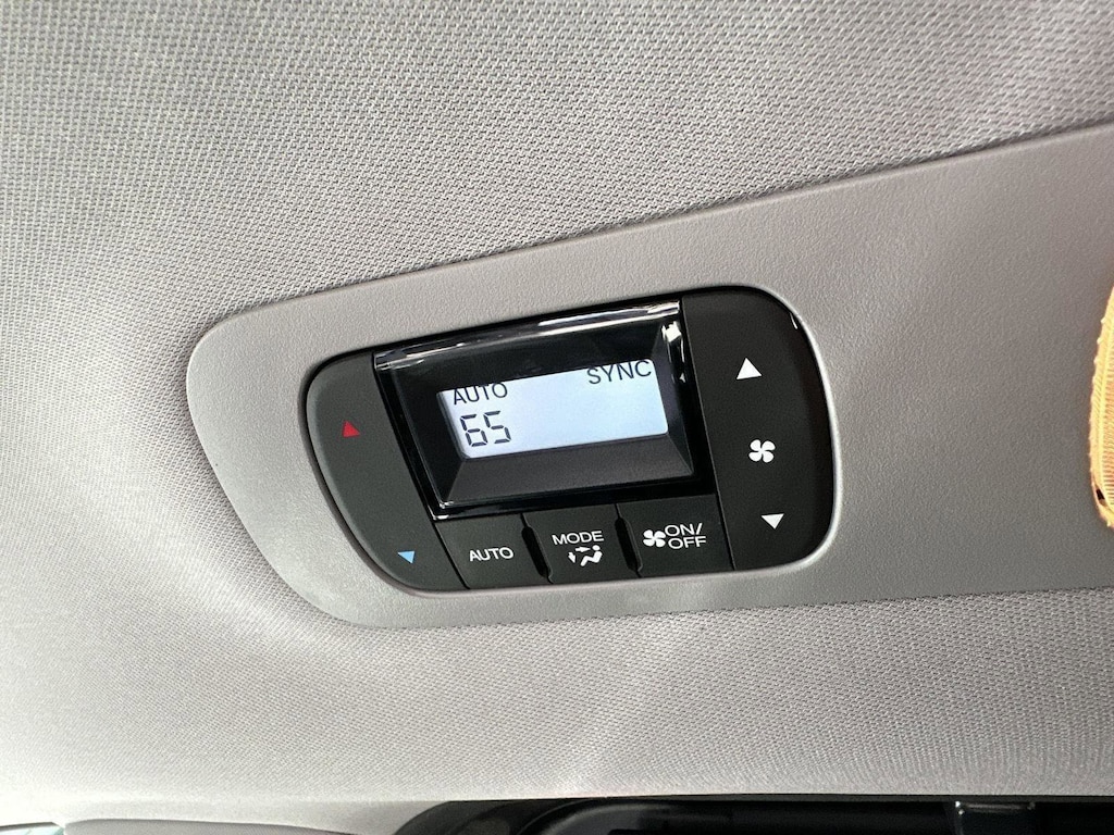 2022 Honda Odyssey Touring photo 37