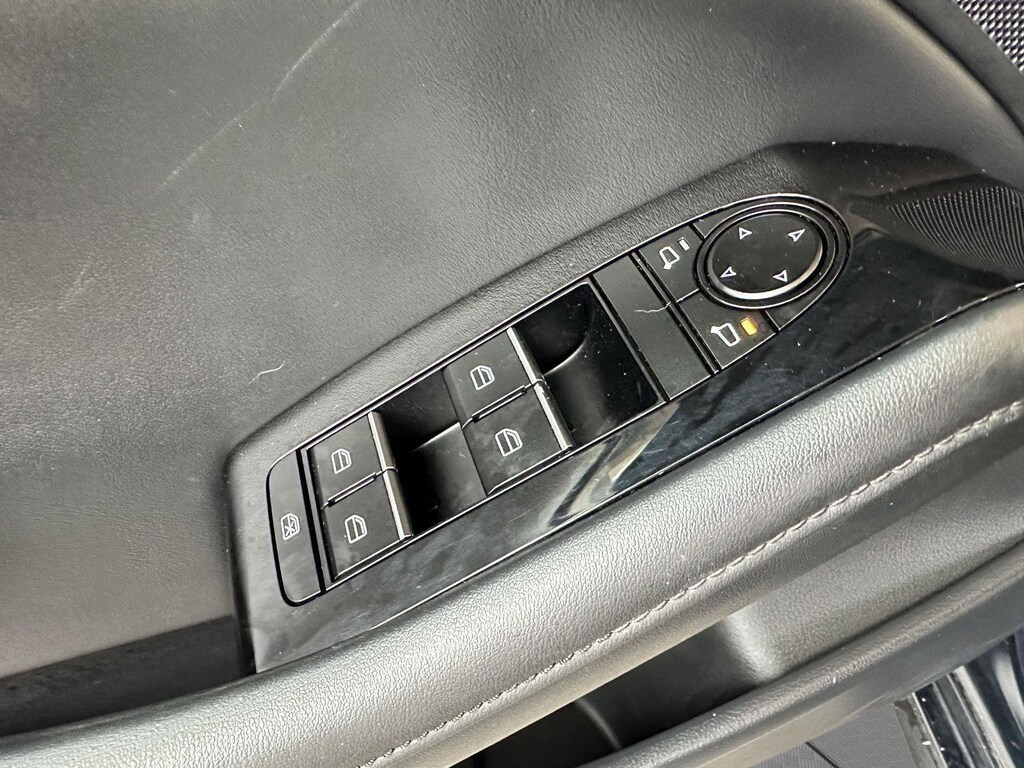 2024 Mazda Mazda3 Hatchback 2.5 s Preferred photo 6