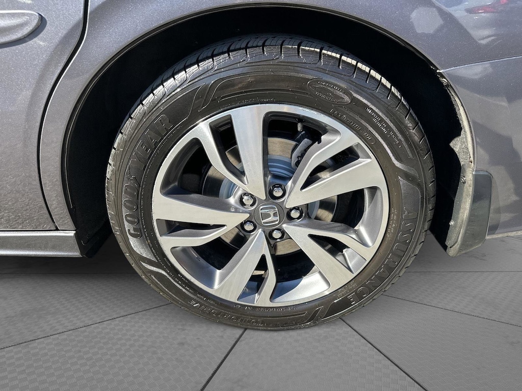 2022 Honda Odyssey Touring photo 5