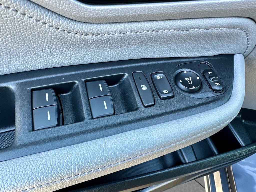 2022 Honda Odyssey Touring photo 7