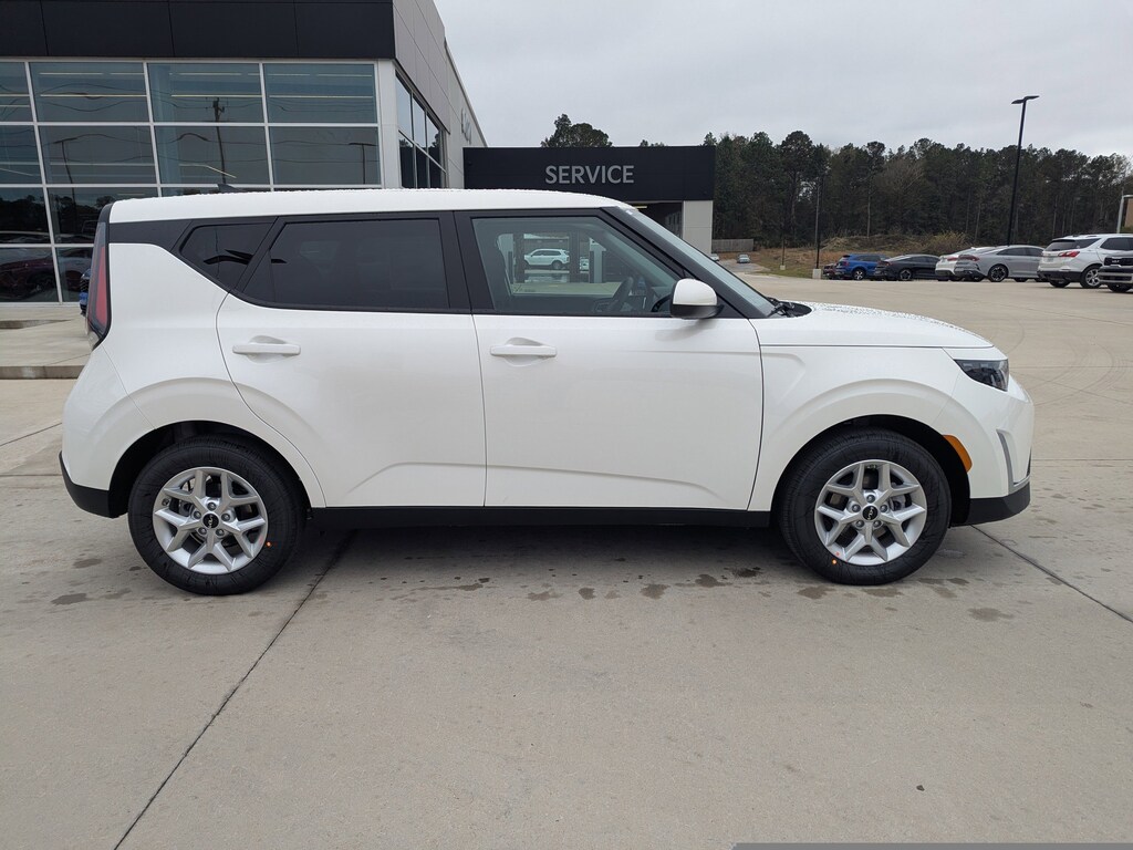 New 2025 Kia Soul LX Hatchback