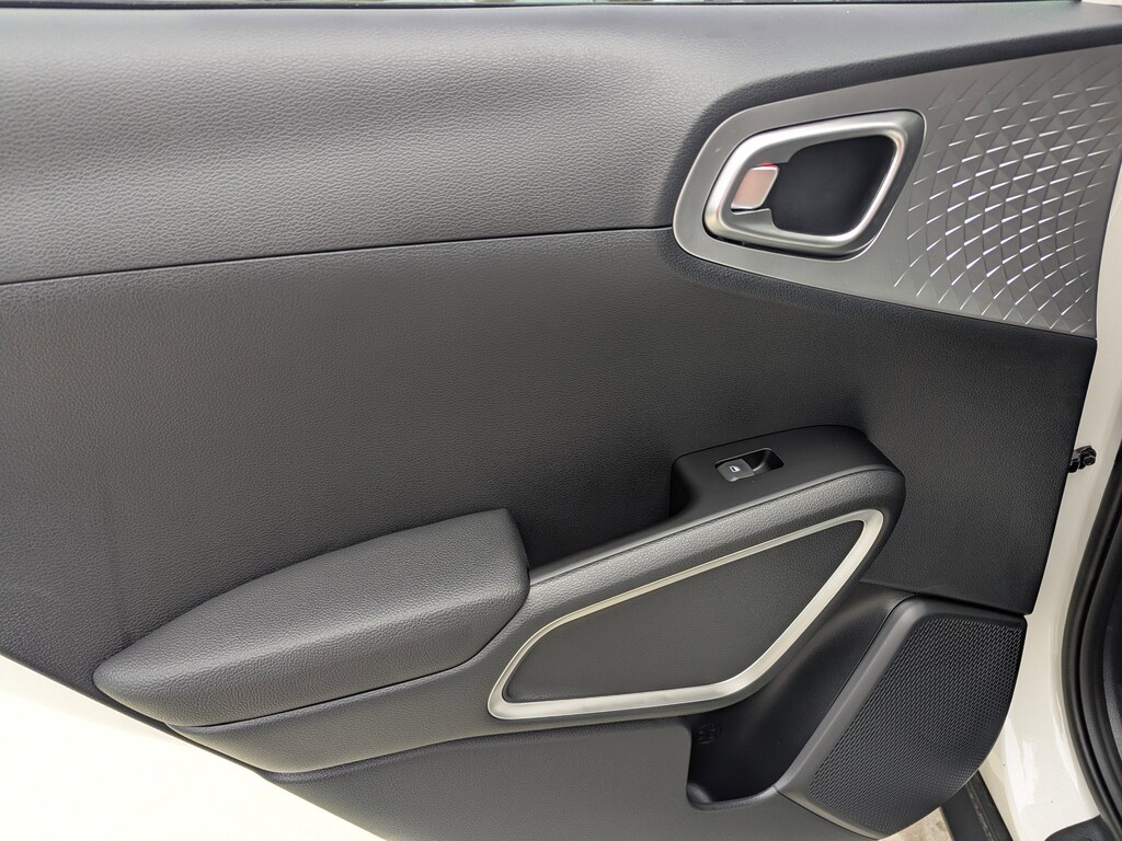 New 2025 Kia Soul LX Hatchback