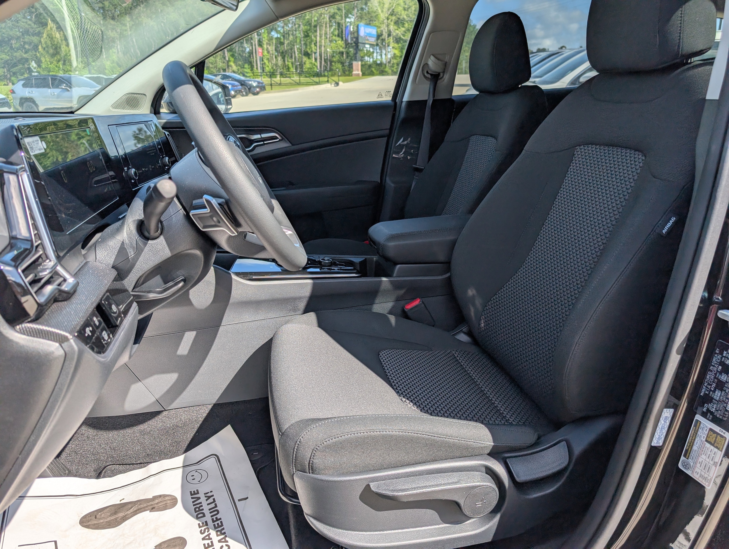 2025 Kia Sportage LX Hybrid - Photo 11