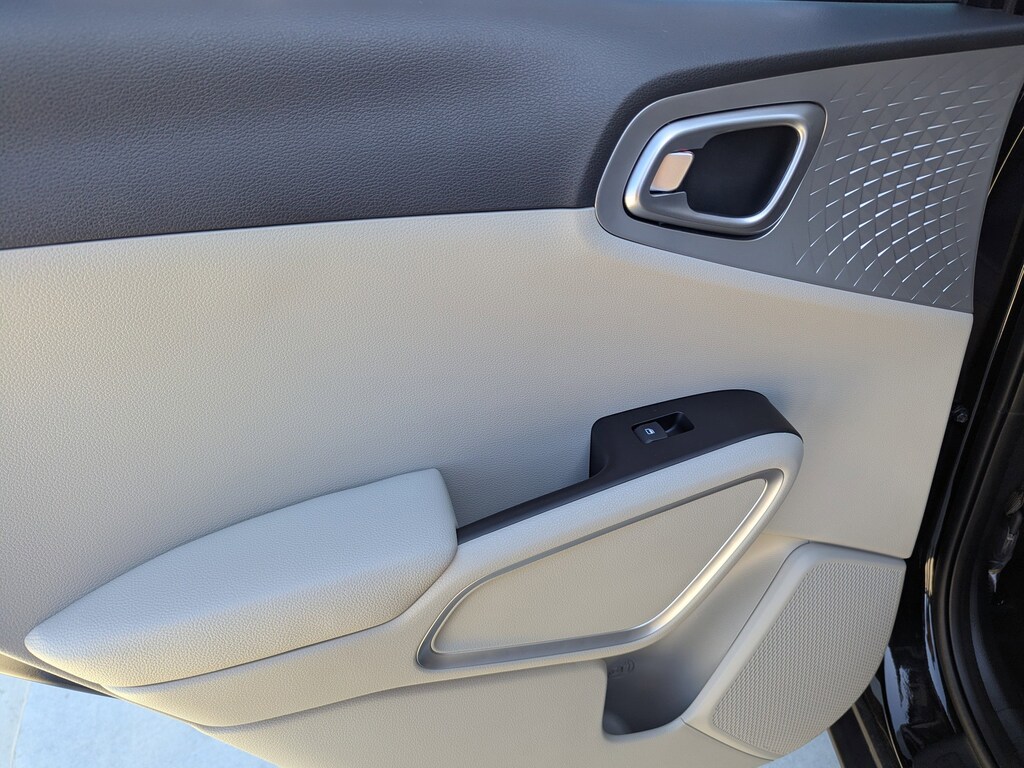 New 2025 Kia Soul LX Hatchback