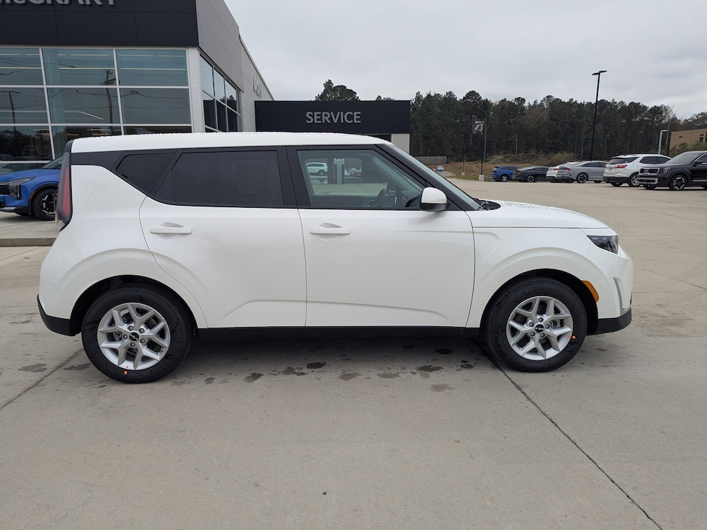 New 2025 Kia Soul LX Hatchback