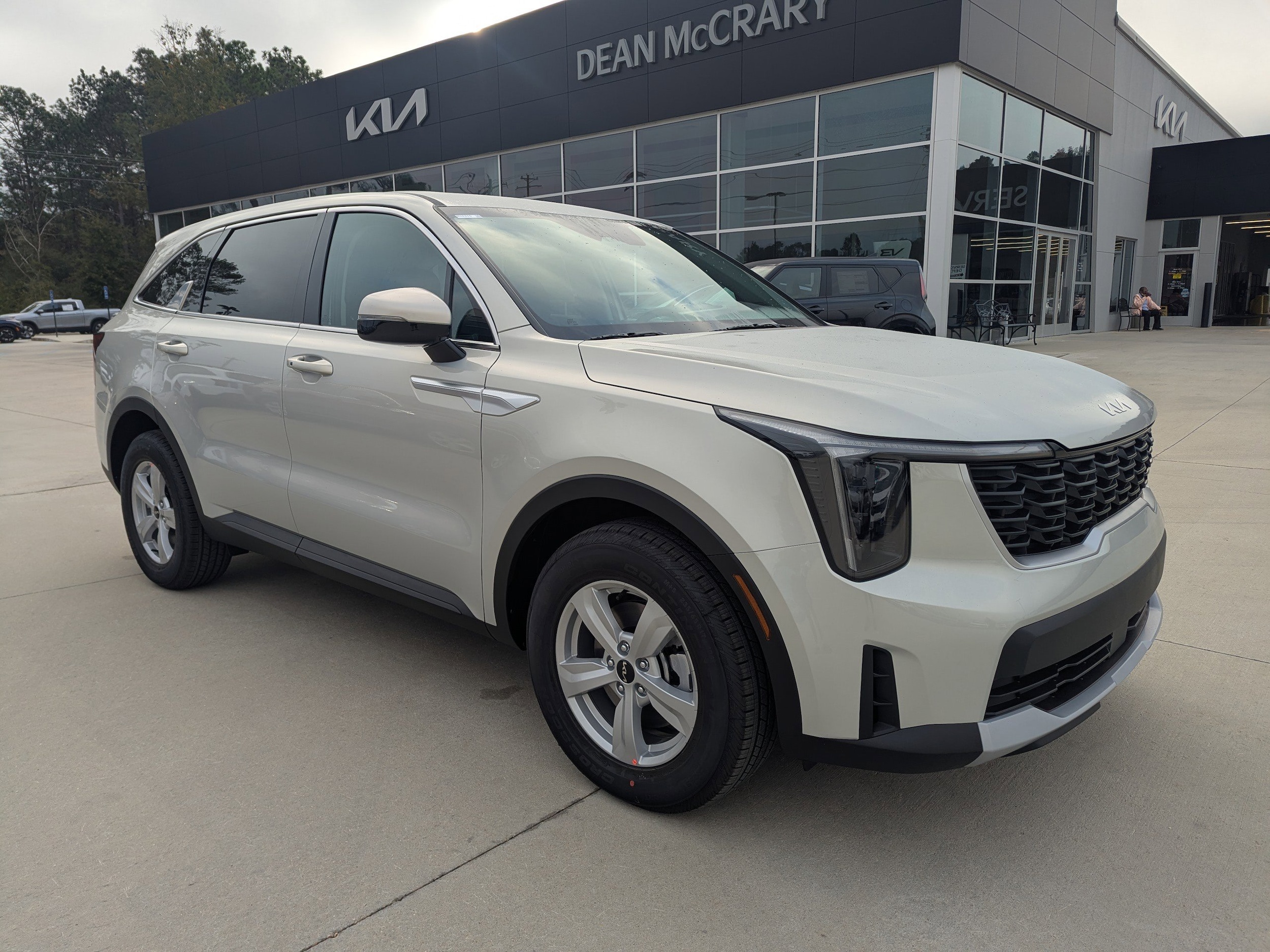 2026 Kia Sorento LX's photo