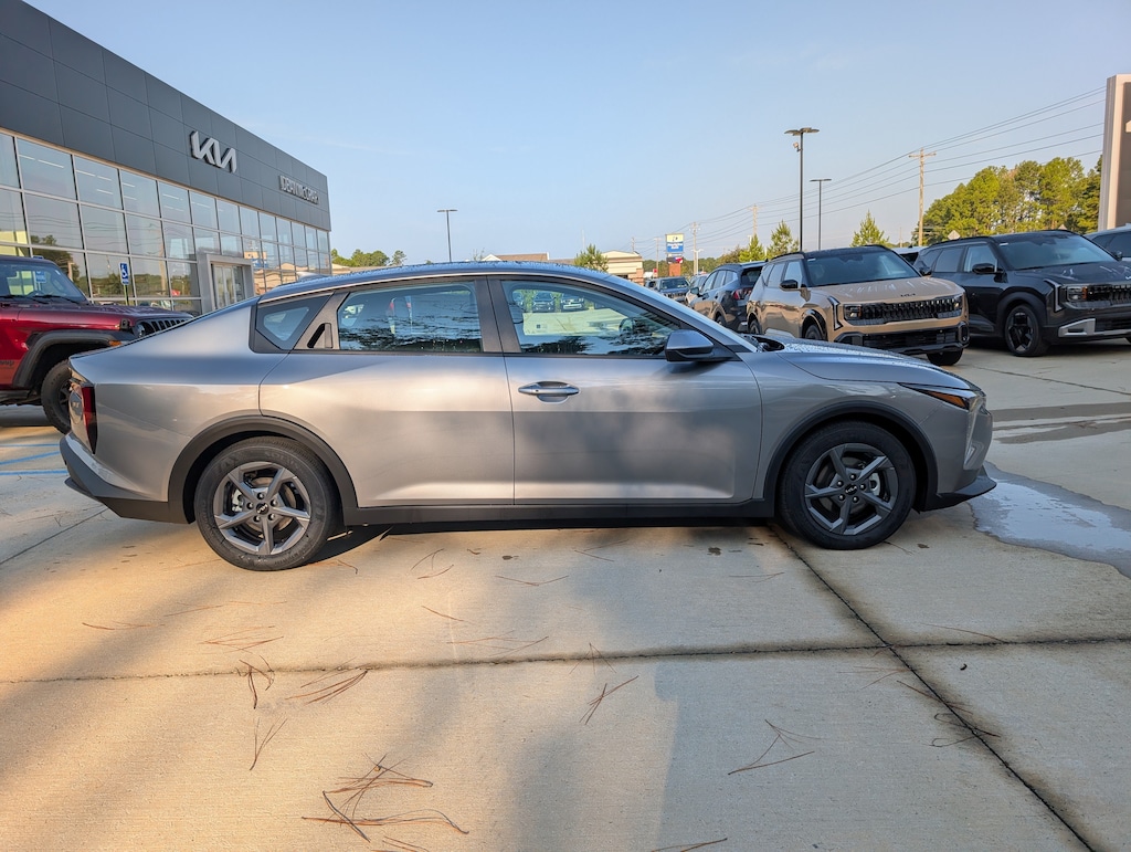 New 2026 Kia K4 LXS Sedan