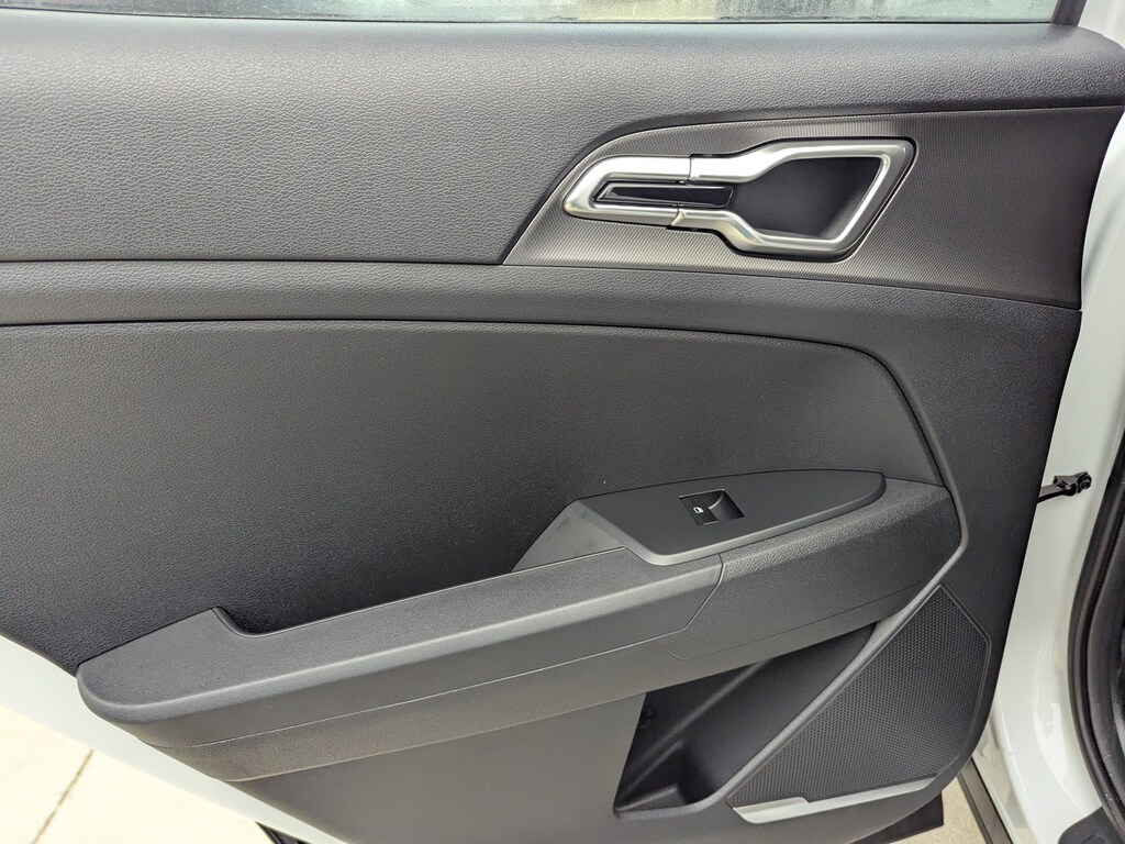 New 2026 Kia Sportage LX SUV