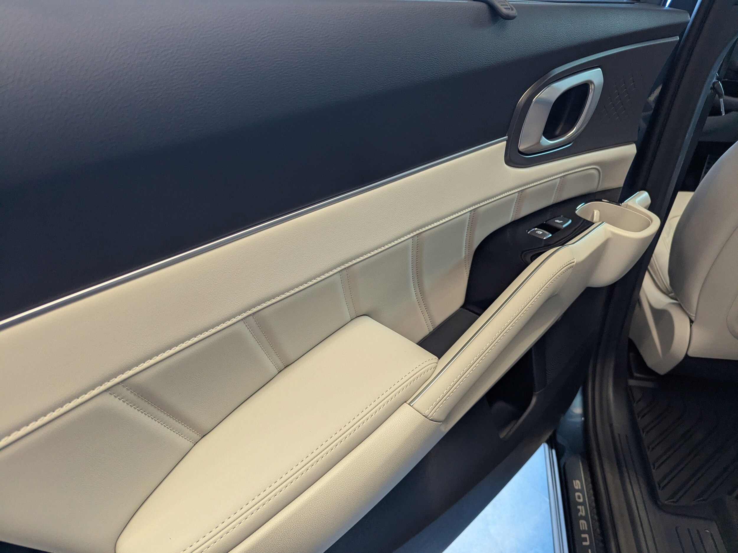 2026 Kia Sorento Hybrid X-Line SX Prestige photo 3